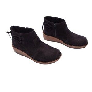 NWOB BORN Women's Vaughn Ankle Boot Suede Wedge Booties Size 7 Black